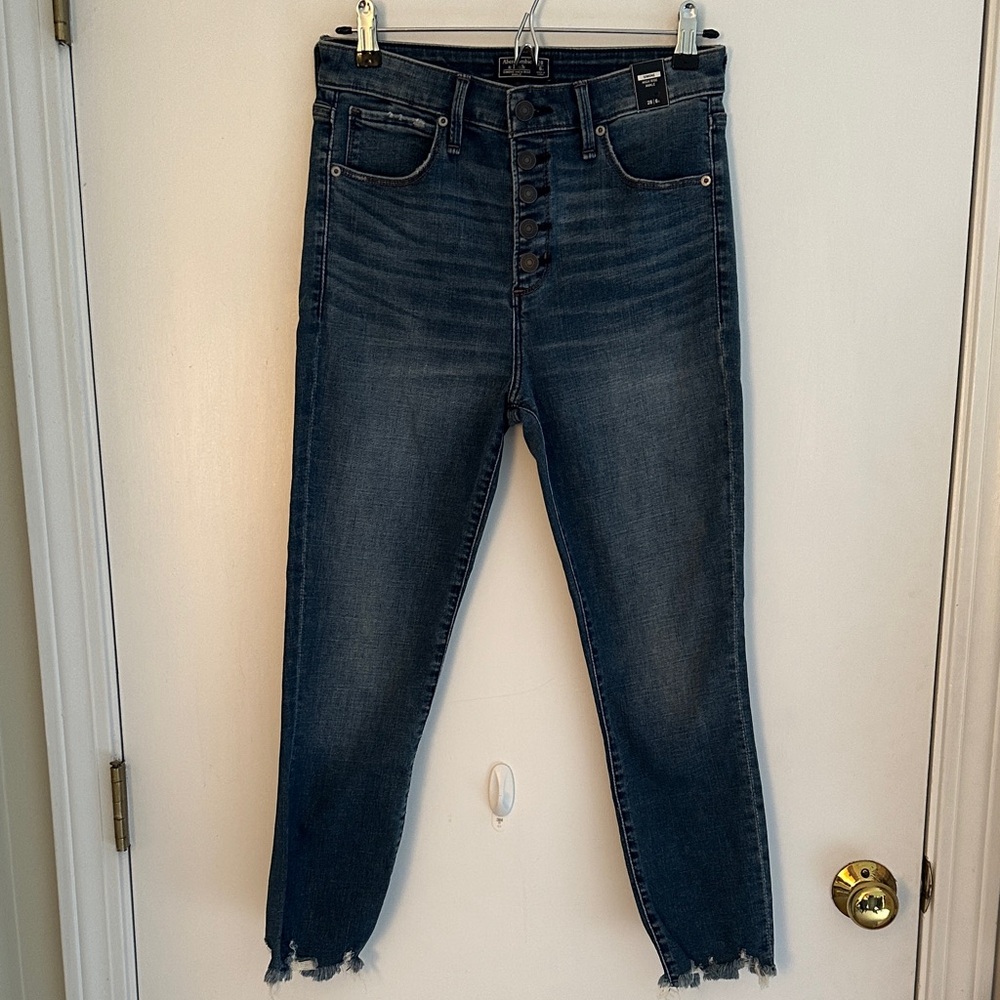 Abercrombie & Fitch NWT Simone high rise ankle jeans
